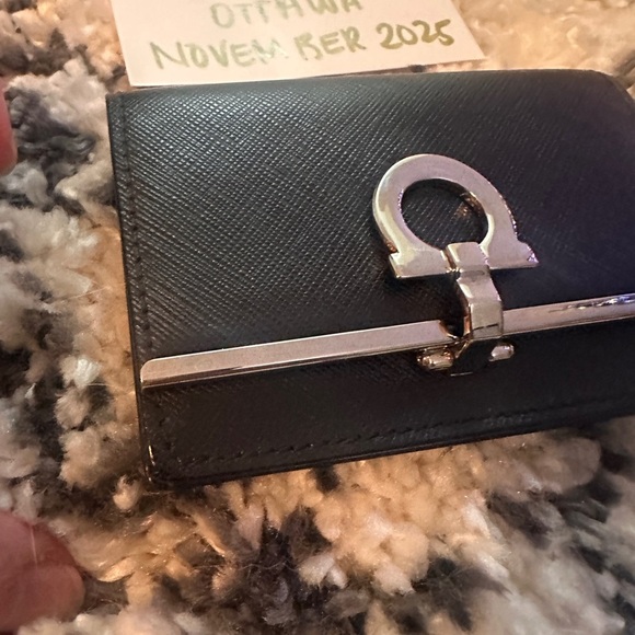 SALVATORE FERRAGAMO CARD CASE - Picture 13 of 15